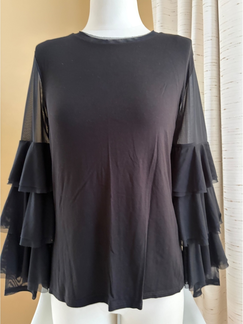 Isle by Melis Kozan Mercer Cha-Cha Sleeve Top black blouse M MEDIUM